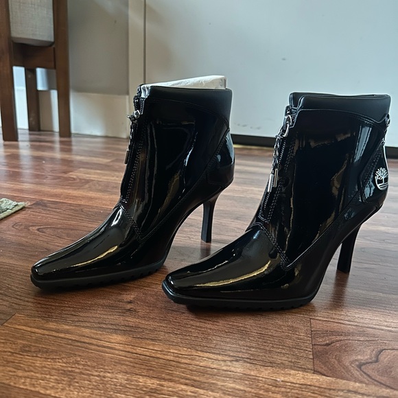 Timberland Women's Black Patent Leather Ankle Boots- Veneda Carter - Picture 2 of 8